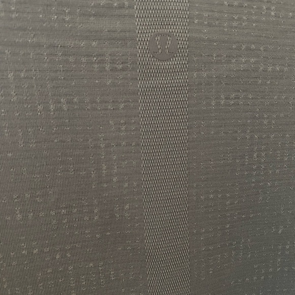 Lulu Lemon Athletic long sleeve top - Picture 5 of 6